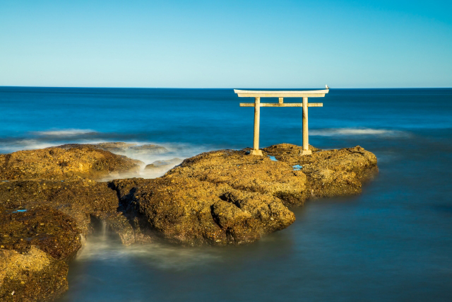 大洗磯前神社の“神磯の鳥居”（茨城県）